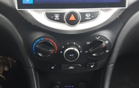 Hyundai Solaris II рестайлинг, 2011 год, 523 000 рублей, 16 фотография