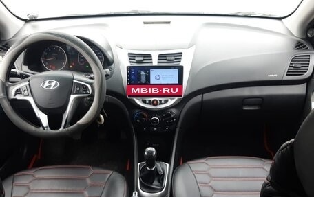 Hyundai Solaris II рестайлинг, 2011 год, 523 000 рублей, 13 фотография