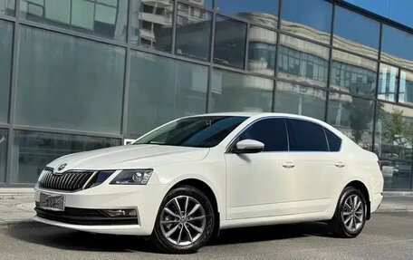 Skoda Octavia, 2022 год, 1 840 000 рублей, 1 фотография