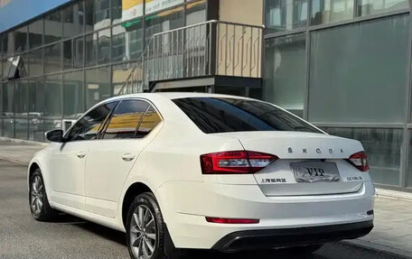 Skoda Octavia, 2022 год, 1 840 000 рублей, 5 фотография