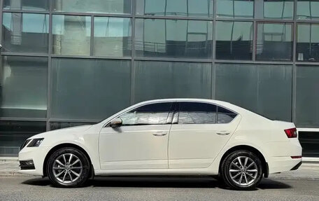 Skoda Octavia, 2022 год, 1 840 000 рублей, 4 фотография