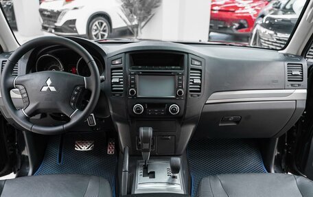 Mitsubishi Pajero IV, 2014 год, 2 049 000 рублей, 10 фотография