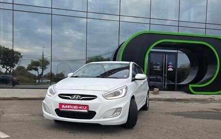 Hyundai Solaris II рестайлинг, 2013 год, 870 000 рублей, 1 фотография