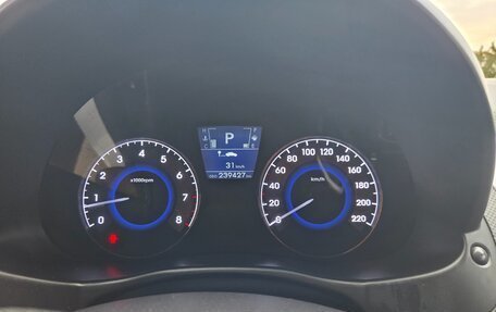 Hyundai Solaris II рестайлинг, 2013 год, 870 000 рублей, 3 фотография