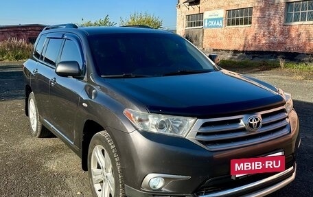 Toyota Highlander III, 2013 год, 1 990 000 рублей, 7 фотография