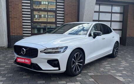 Volvo S60 III, 2022 год, 3 300 000 рублей, 1 фотография