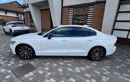 Volvo S60 III, 2022 год, 3 300 000 рублей, 6 фотография