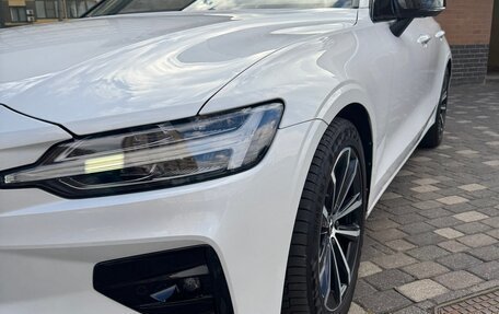 Volvo S60 III, 2022 год, 3 300 000 рублей, 5 фотография