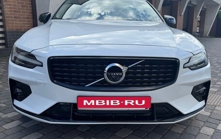 Volvo S60 III, 2022 год, 3 300 000 рублей, 4 фотография