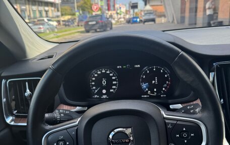 Volvo S60 III, 2022 год, 3 300 000 рублей, 10 фотография