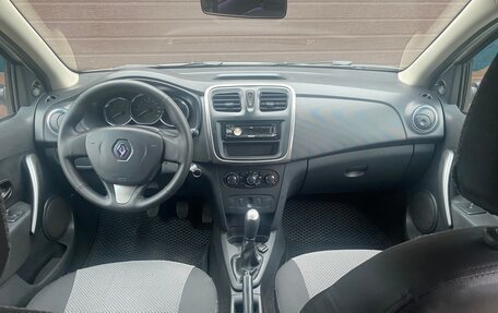Renault Logan II, 2017 год, 525 000 рублей, 5 фотография
