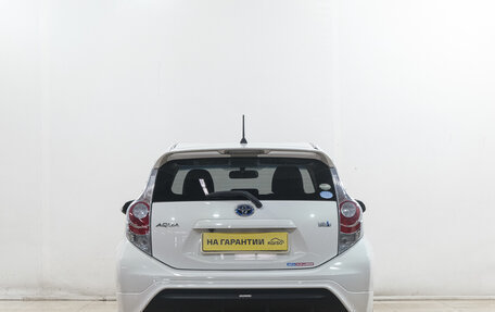 Toyota Aqua I, 2014 год, 899 000 рублей, 5 фотография