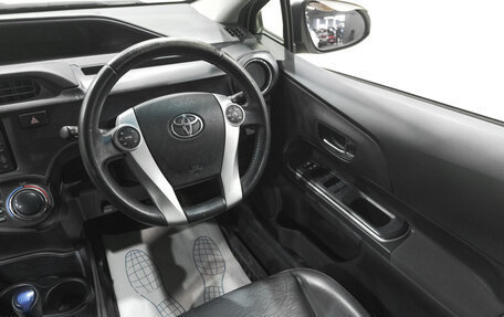 Toyota Aqua I, 2014 год, 899 000 рублей, 10 фотография