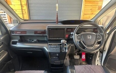 Honda Stepwgn IV, 2020 год, 1 900 000 рублей, 3 фотография