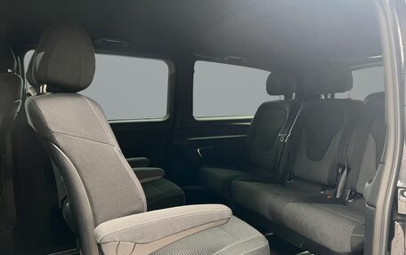 Mercedes-Benz V-Класс, 2022 год, 6 600 000 рублей, 15 фотография