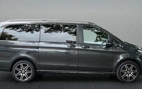 Mercedes-Benz V-Класс, 2022 год, 6 600 000 рублей, 4 фотография