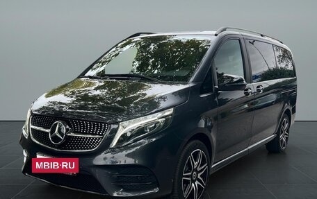 Mercedes-Benz V-Класс, 2022 год, 6 600 000 рублей, 3 фотография