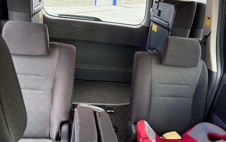 Toyota Noah III, 2007 год, 980 000 рублей, 13 фотография