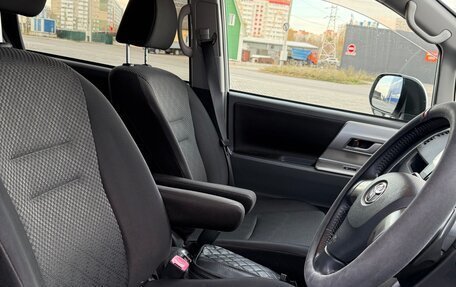 Toyota Noah III, 2007 год, 980 000 рублей, 20 фотография