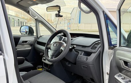 Toyota Noah III, 2007 год, 980 000 рублей, 21 фотография