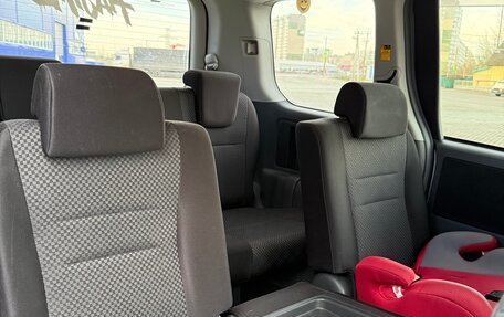 Toyota Noah III, 2007 год, 980 000 рублей, 15 фотография