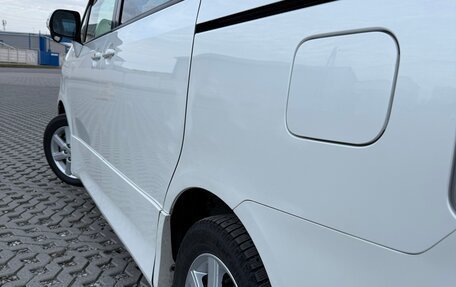 Toyota Noah III, 2007 год, 980 000 рублей, 25 фотография