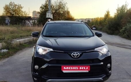 Toyota RAV4, 2016 год, 2 300 000 рублей, 2 фотография