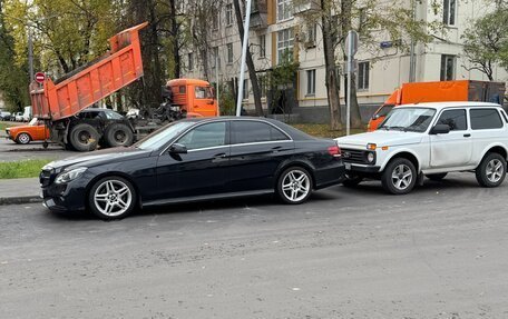 Mercedes-Benz E-Класс, 2013 год, 1 850 000 рублей, 4 фотография