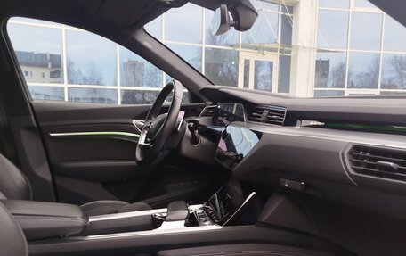 Audi e-tron I, 2020 год, 3 300 000 рублей, 19 фотография