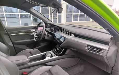 Audi e-tron I, 2020 год, 3 300 000 рублей, 18 фотография