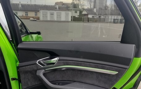 Audi e-tron I, 2020 год, 3 300 000 рублей, 22 фотография