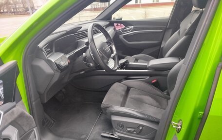 Audi e-tron I, 2020 год, 3 300 000 рублей, 27 фотография