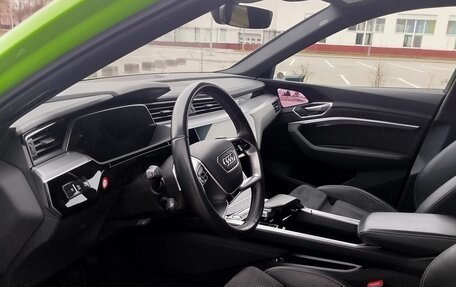 Audi e-tron I, 2020 год, 3 300 000 рублей, 28 фотография