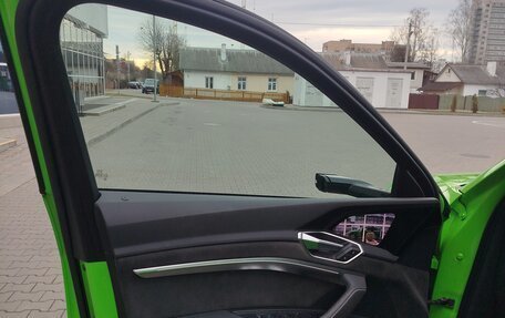 Audi e-tron I, 2020 год, 3 300 000 рублей, 29 фотография