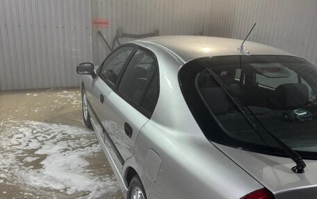 Mitsubishi Carisma I, 2003 год, 400 000 рублей, 2 фотография