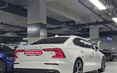 Volvo S60 III, 2022 год, 3 300 000 рублей, 4 фотография