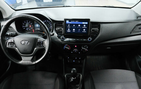 Hyundai Solaris II рестайлинг, 2021 год, 1 390 000 рублей, 18 фотография