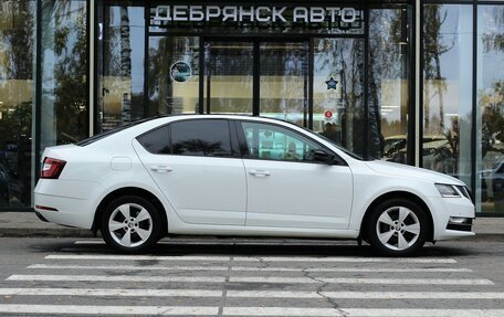 Skoda Octavia, 2017 год, 1 880 000 рублей, 4 фотография