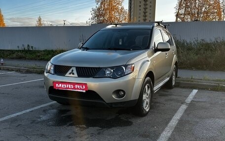 Mitsubishi Outlander III рестайлинг 3, 2008 год, 990 000 рублей, 2 фотография