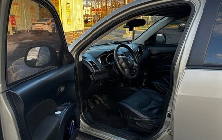 Mitsubishi Outlander III рестайлинг 3, 2008 год, 990 000 рублей, 8 фотография