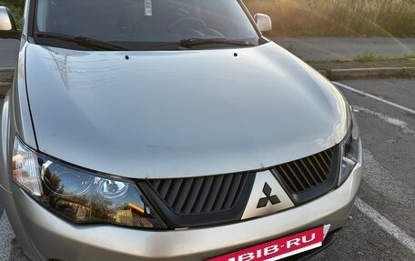 Mitsubishi Outlander III рестайлинг 3, 2008 год, 990 000 рублей, 15 фотография