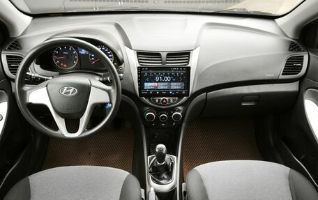 Hyundai Solaris II рестайлинг, 2011 год, 550 000 рублей, 17 фотография