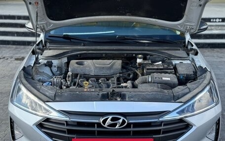 Hyundai Elantra VI рестайлинг, 2019 год, 1 200 000 рублей, 10 фотография