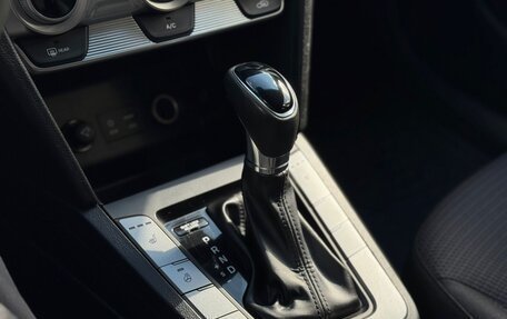 Hyundai Elantra VI рестайлинг, 2019 год, 1 200 000 рублей, 15 фотография