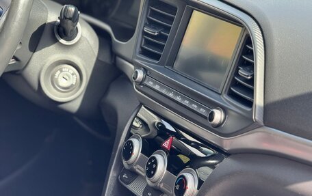 Hyundai Elantra VI рестайлинг, 2019 год, 1 200 000 рублей, 14 фотография