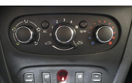 Renault Logan II, 2014 год, 569 000 рублей, 11 фотография