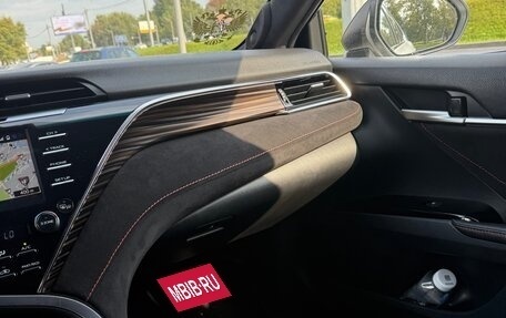 Toyota Camry, 2020 год, 3 650 000 рублей, 7 фотография