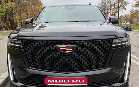 Cadillac Escalade V, 2022 год, 11 700 000 рублей, 3 фотография