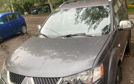 Mitsubishi Outlander III рестайлинг 3, 2008 год, 730 000 рублей, 3 фотография