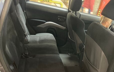 Mitsubishi Outlander III рестайлинг 3, 2008 год, 730 000 рублей, 2 фотография